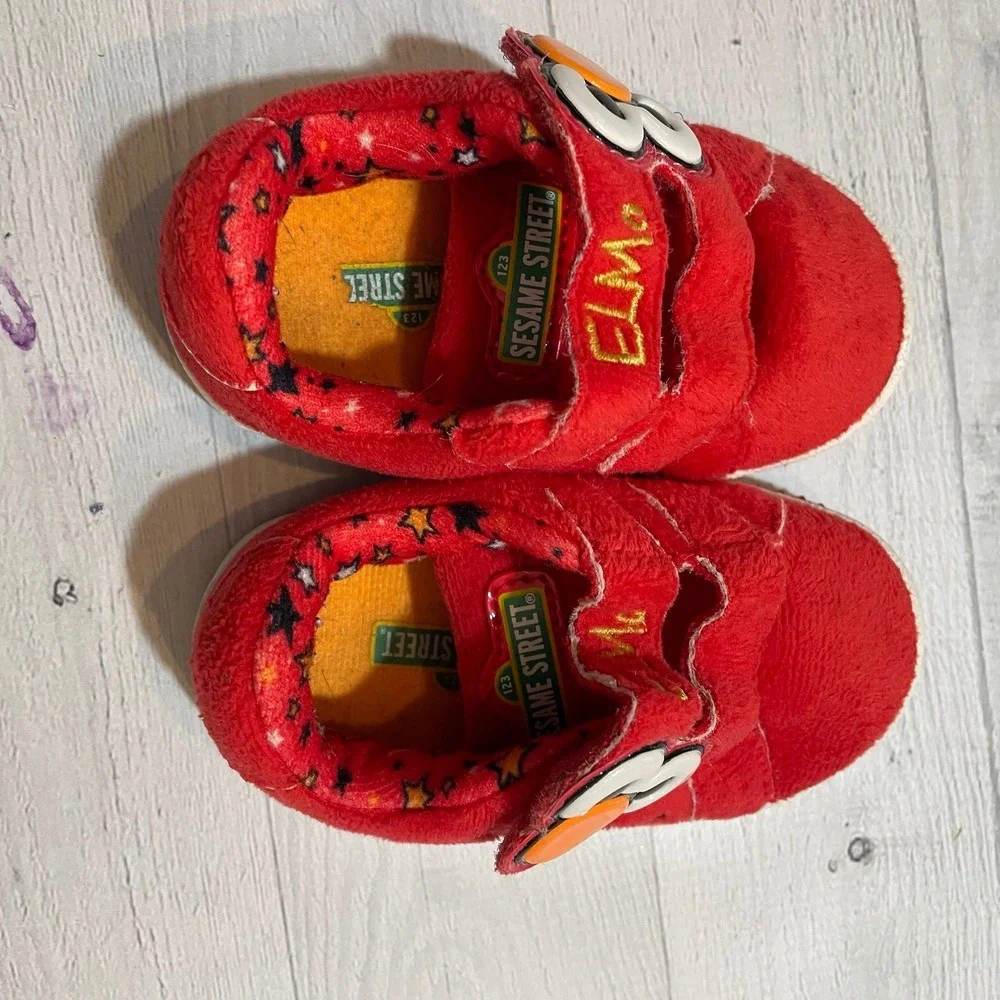 Sesame Street baby toddler Elmo sneakers‎ size 4